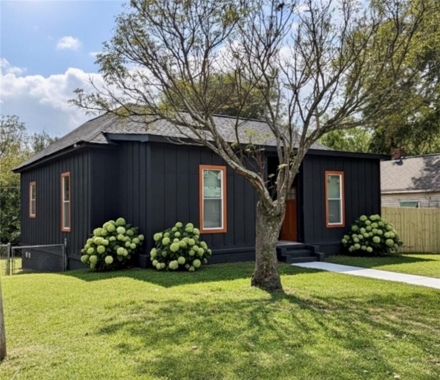 Property Photo:  808 Center Street  GA 31217 