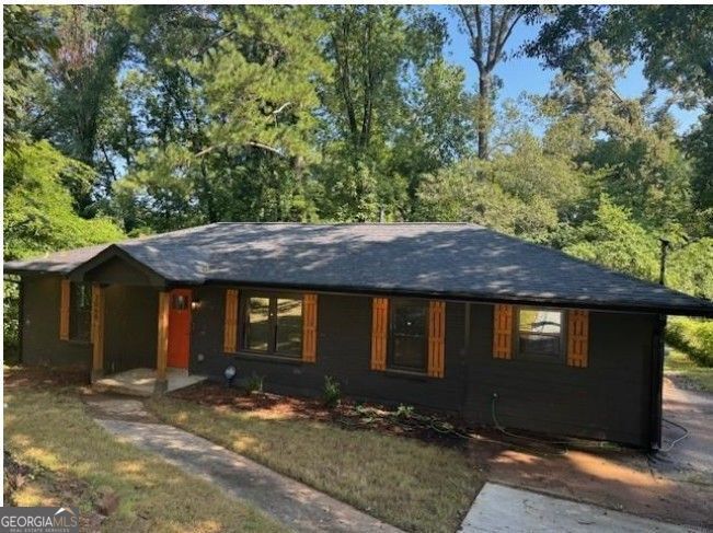Property Photo: 2069 W Woodberry Avenue GA 30344
