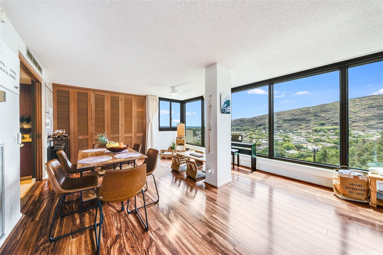 Property Photo: 250 Kawaihae Street 10E HI 96825