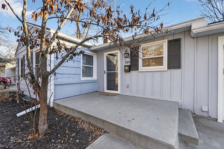 Property Photo:  5109 W 71st Street  KS 66208 