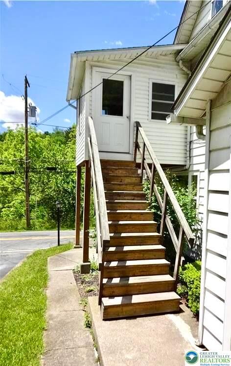 Property Photo: 1370 Five Points Richmond Road PA 18013