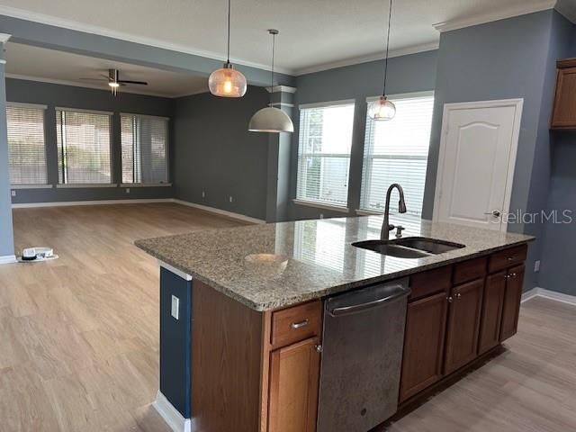 Property Photo:  16758 Abbey Hill Court  FL 34711 