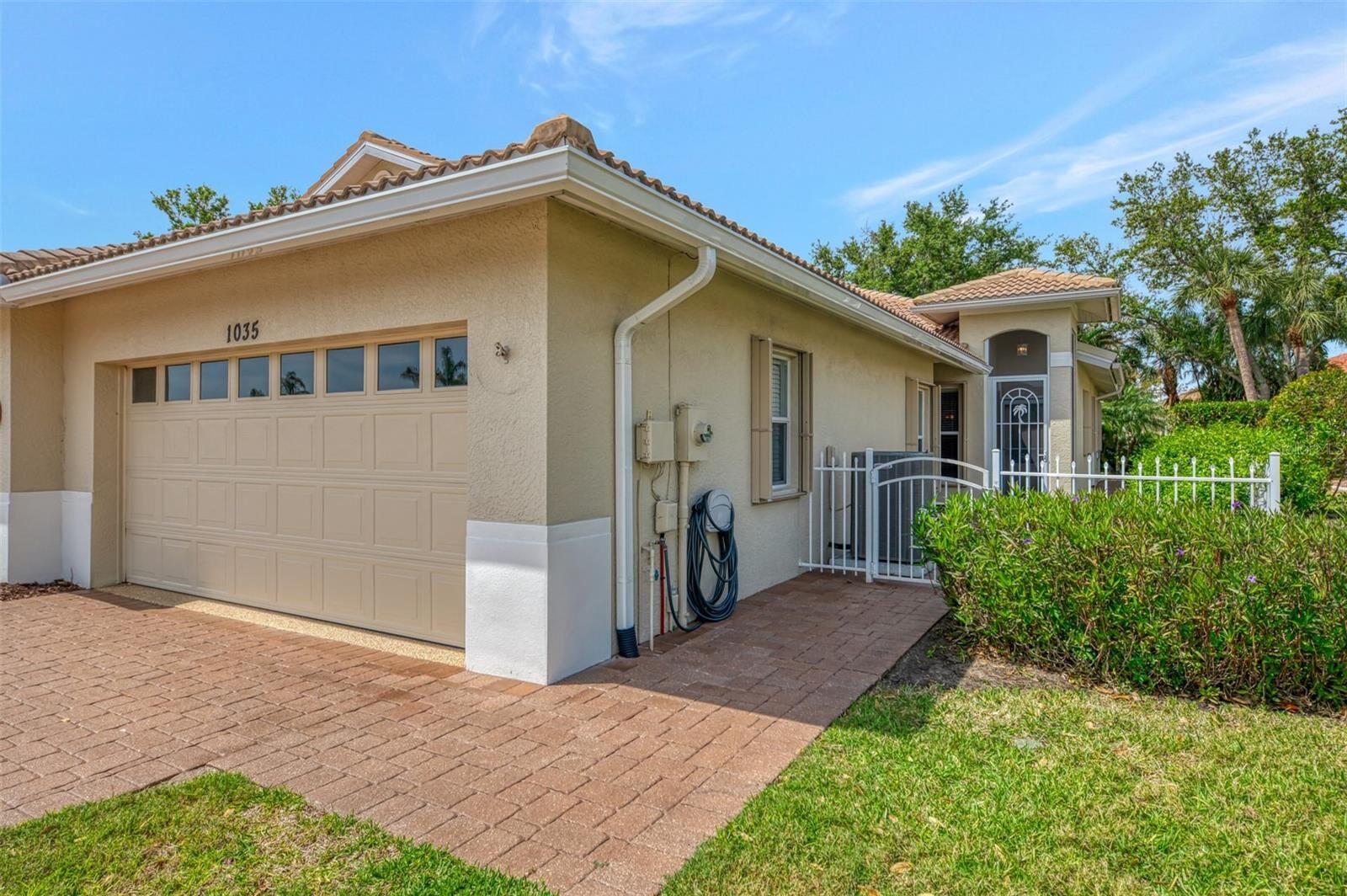 Property Photo:  1035 Topelis Drive  FL 34223 