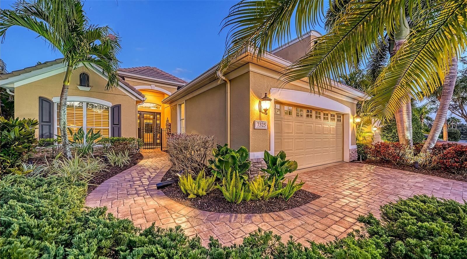 Property Photo:  7325 Lake Forest Glen  FL 34202 