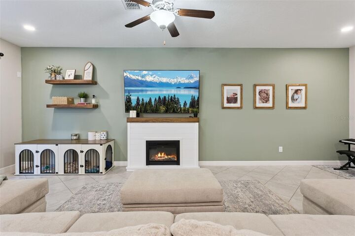 Property Photo:  8816 Shady Pavillion Court  FL 34637 
