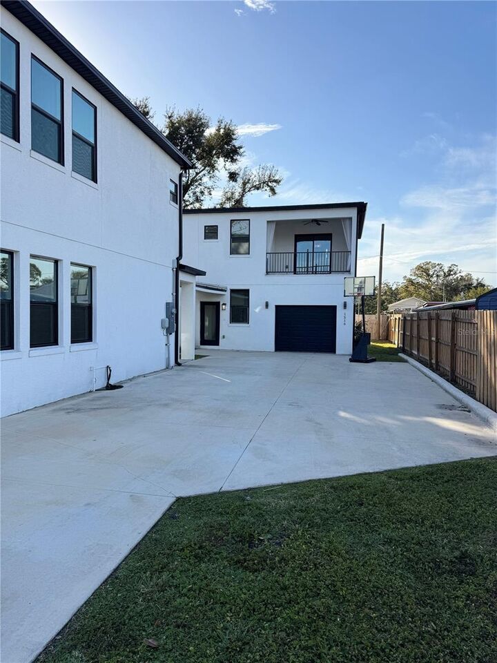 Property Photo:  1516 1/2 59th Street N  FL 33710 