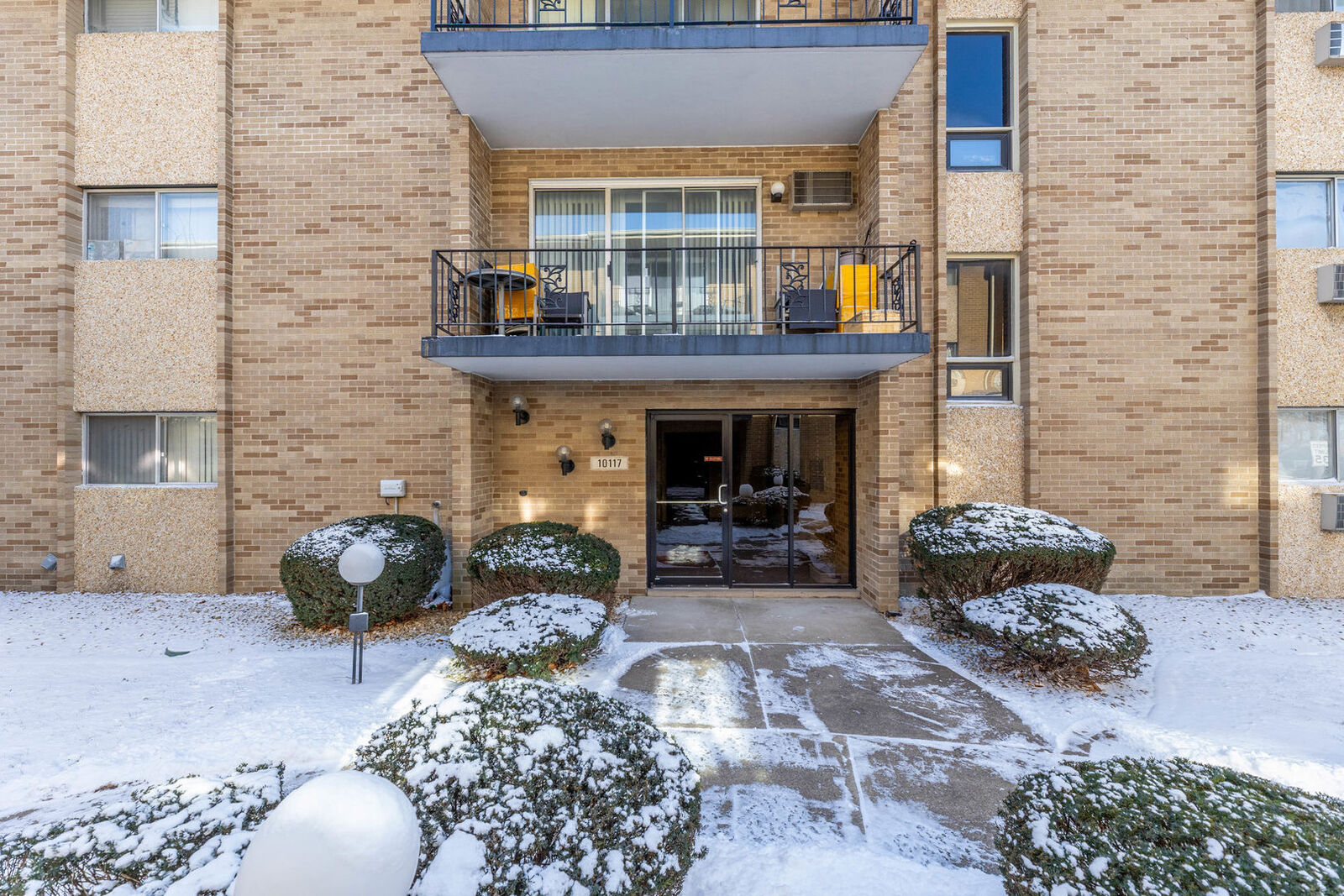 Property Photo:  10117 S Cicero Avenue 206  IL 60453 