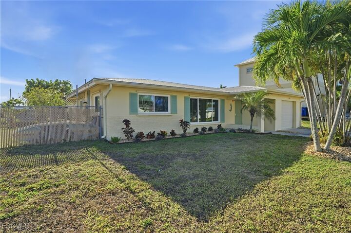 Property Photo:  2821 Bruce Street  FL 33993 