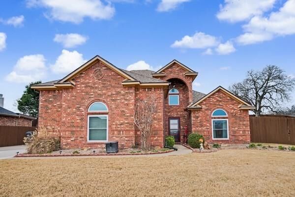 Property Photo:  400 Winterwood Drive  TX 76060 