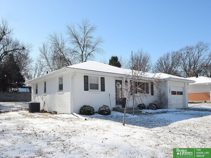 Property Photo:  7309 S Wedgewood Drive  NE 68510 