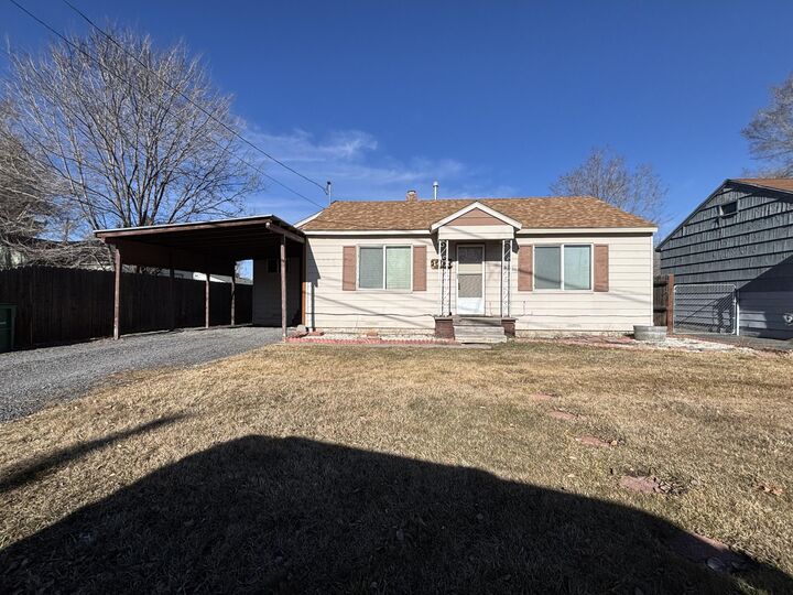 Property Photo:  4405 Peck Drive  OR 97603 