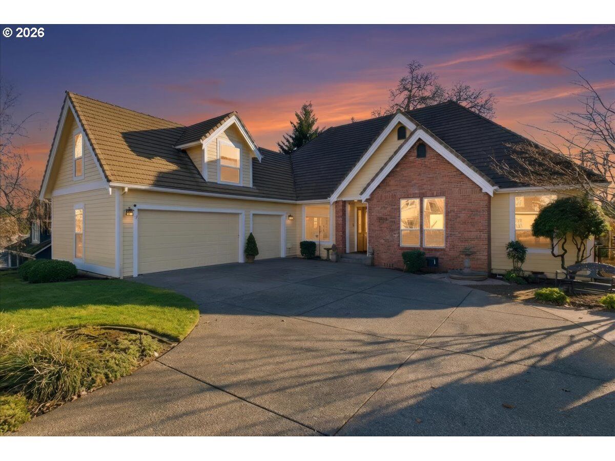 Property Photo:  2082 Barrington Ave  OR 97302 