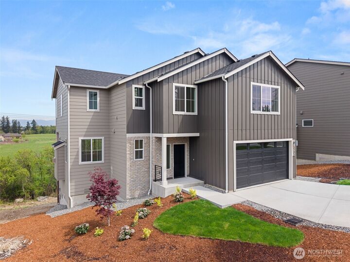 Property Photo:  3205  219th Avenue E  WA 98391 