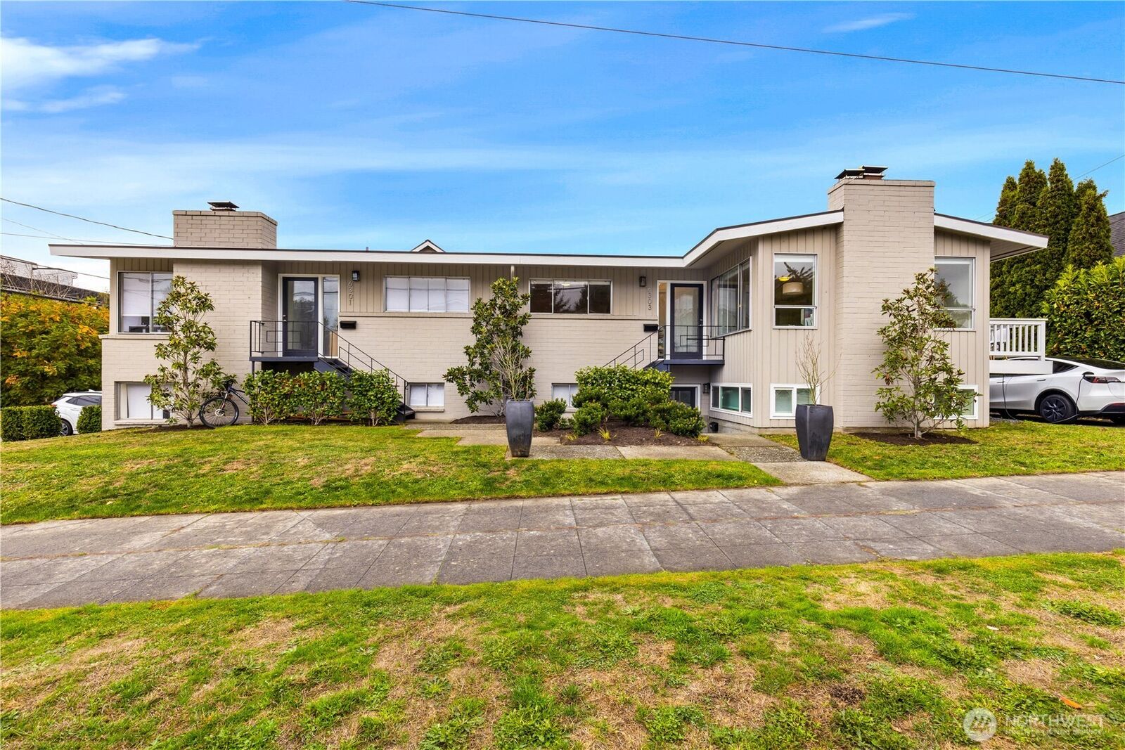 Property Photo: 6301 22nd Avenue NW WA 98107