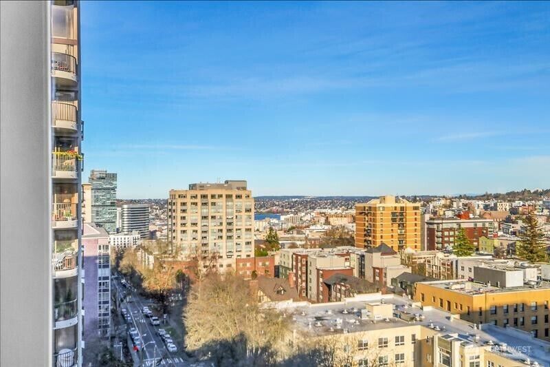 Property Photo:  1017  Minor Avenue 1303  WA 98104 
