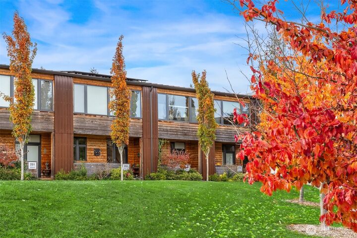 Property Photo:  259  Wills Lane  NW 259  WA 98110 