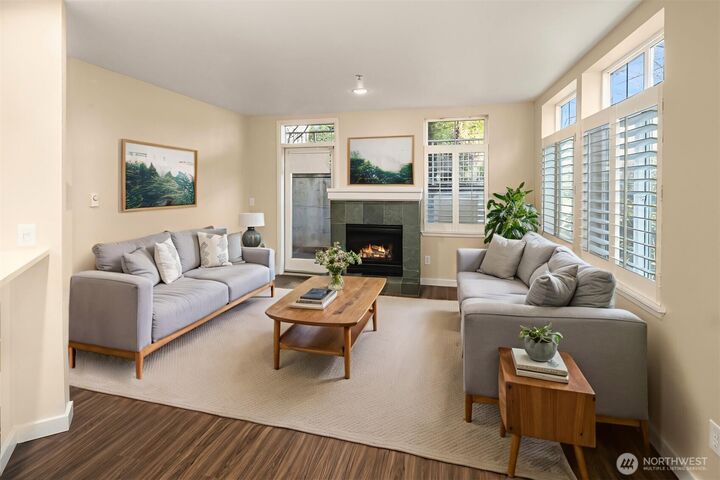 Property Photo:  611  Highland Drive 101  WA 98109 