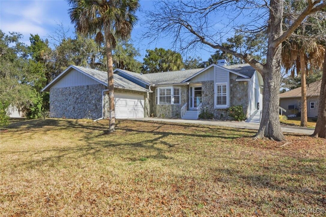 Property Photo:  4601 S Gator Loop  FL 34448 