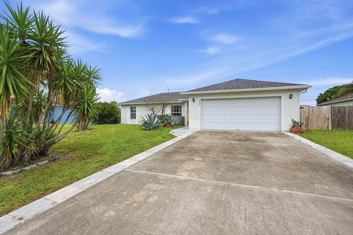 Property Photo: 7856 101st Avenue FL 32967