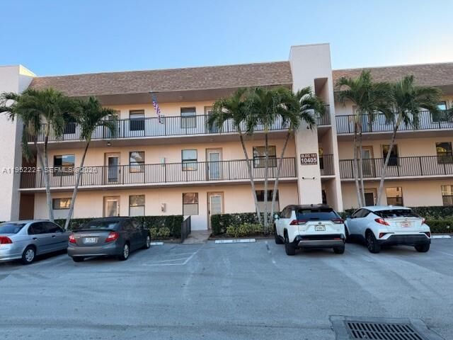 Property Photo: 10405 Sunrise Lakes Blvd 202 FL 33322