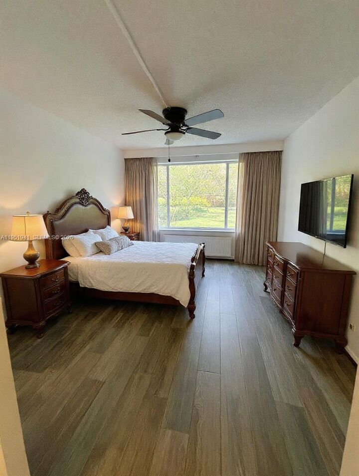 Property Photo:  3670 Inverrary Dr 1K  FL 33319 