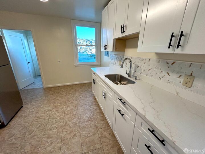 Property Photo:  106 Caselli Avenue 108  CA 94114 
