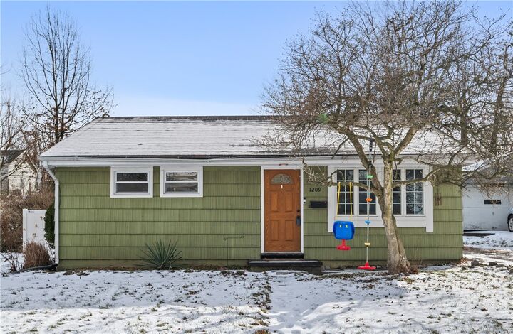Property Photo: 1209 Vermont Ave PA 15001