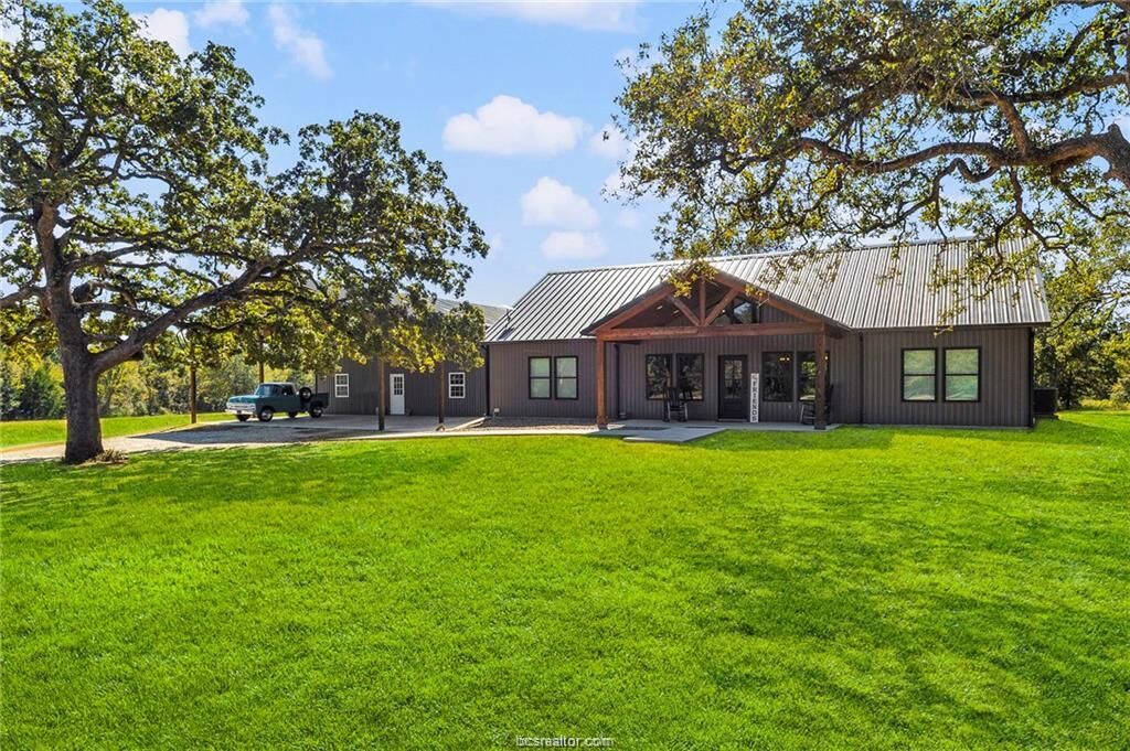Property Photo: 7196 South County Road 458 TX 77871