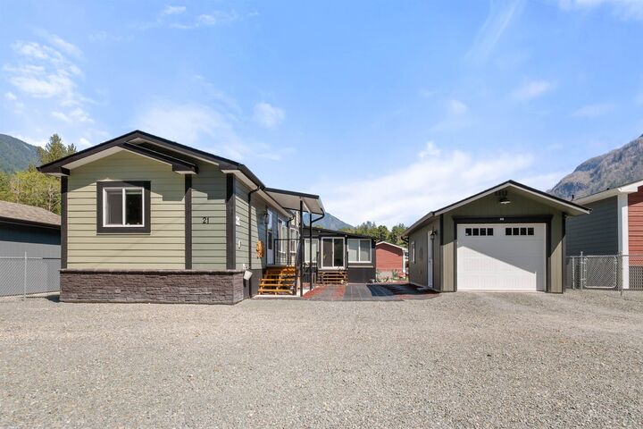 59060 Lougheed Highway 21 — photo 1