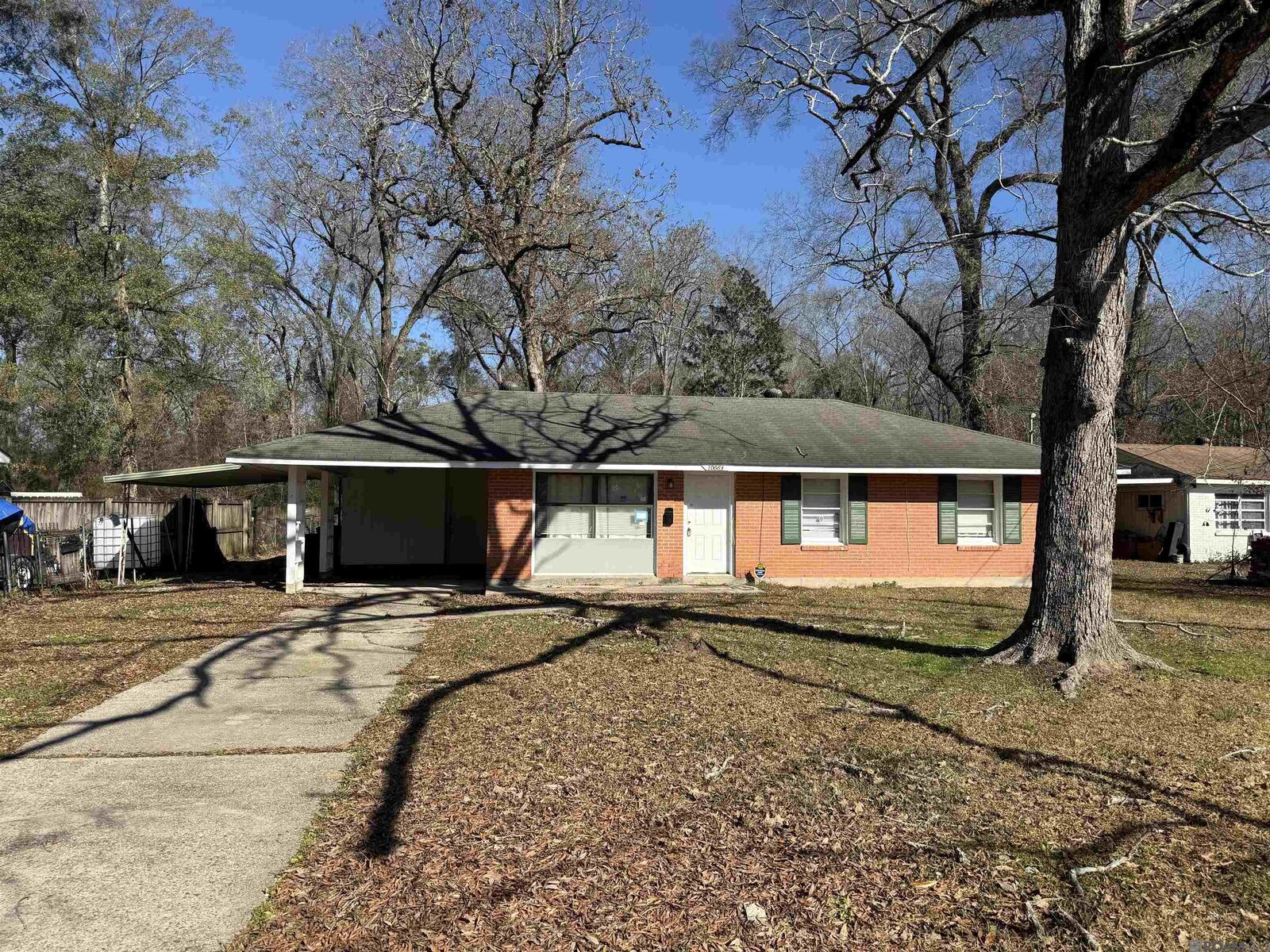 Property Photo: 10663 N Harvey Rd LA 70815