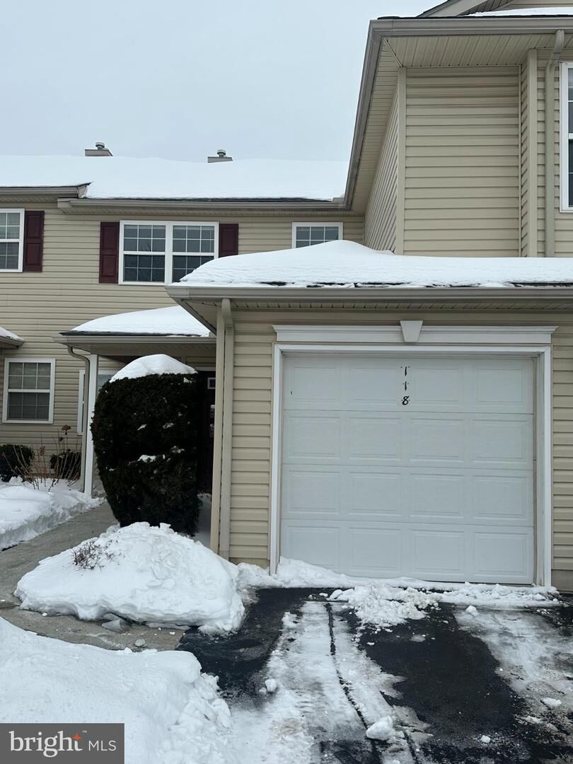 Property Photo:  118 Sparrow Road  PA 17036 