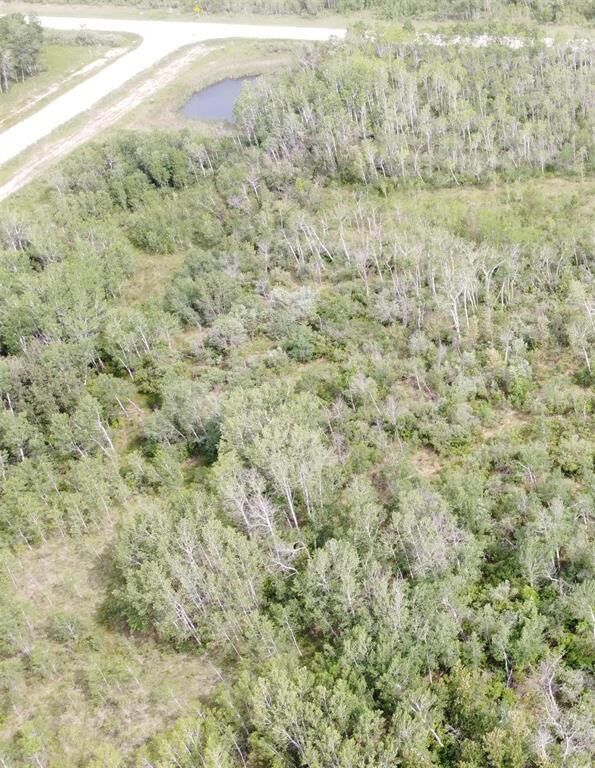 Property Photo:  1 12 Road North  MB R0A 1P0 