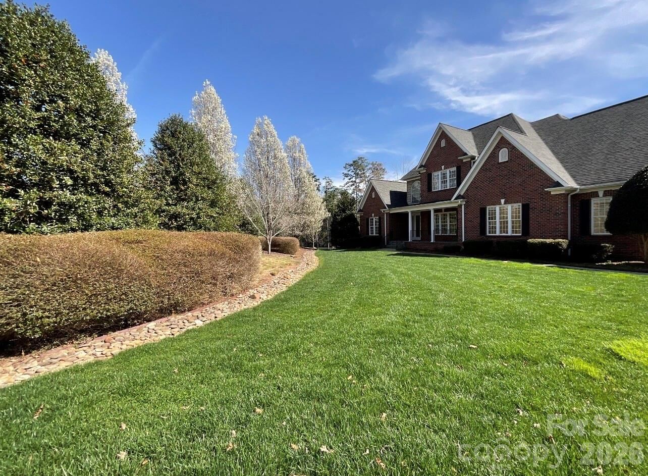 Property Photo:  5231 Peninsula Drive  NC 28630 