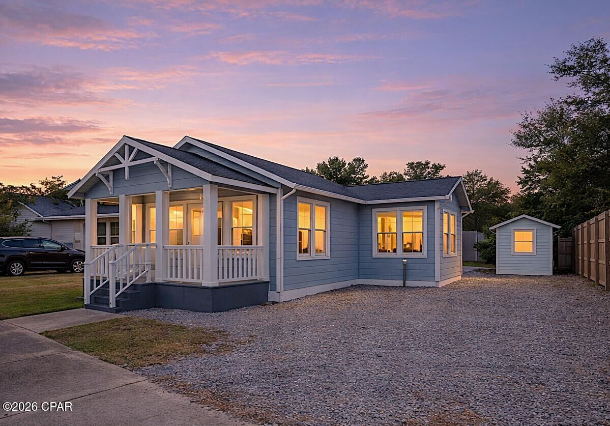 Property Photo:  206 E 2nd Court A & B  FL 32401 