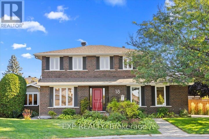Property Photo:  18 Ivylea Street  ON K2G 4X5 