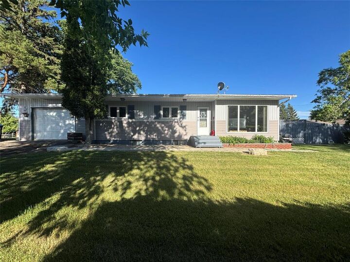 Property Photo: 108 Broadway Avenue MB R0K 1G0