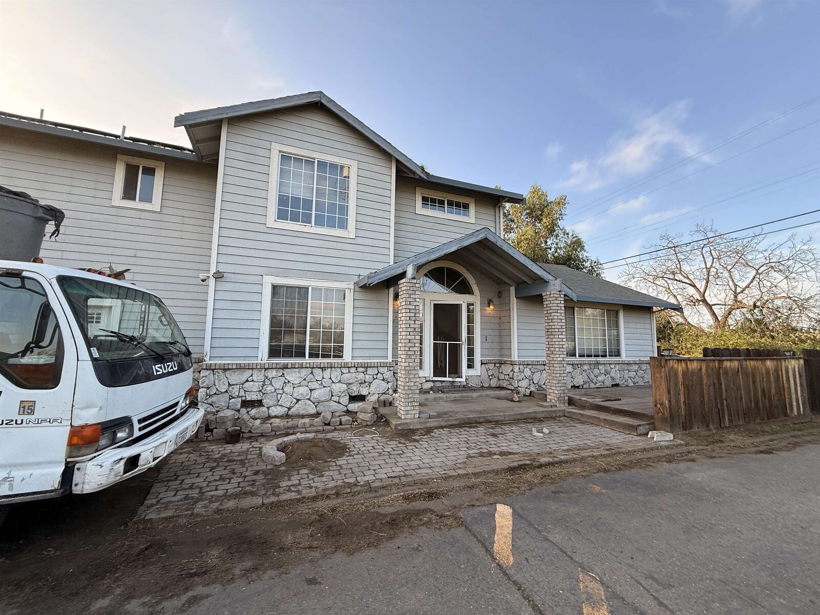 Property Photo:  471 Delta Rd  CA 94561 