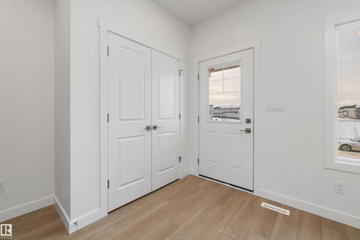 Property Photo:  18135 85 Street NW  AB T5Z 0X1 