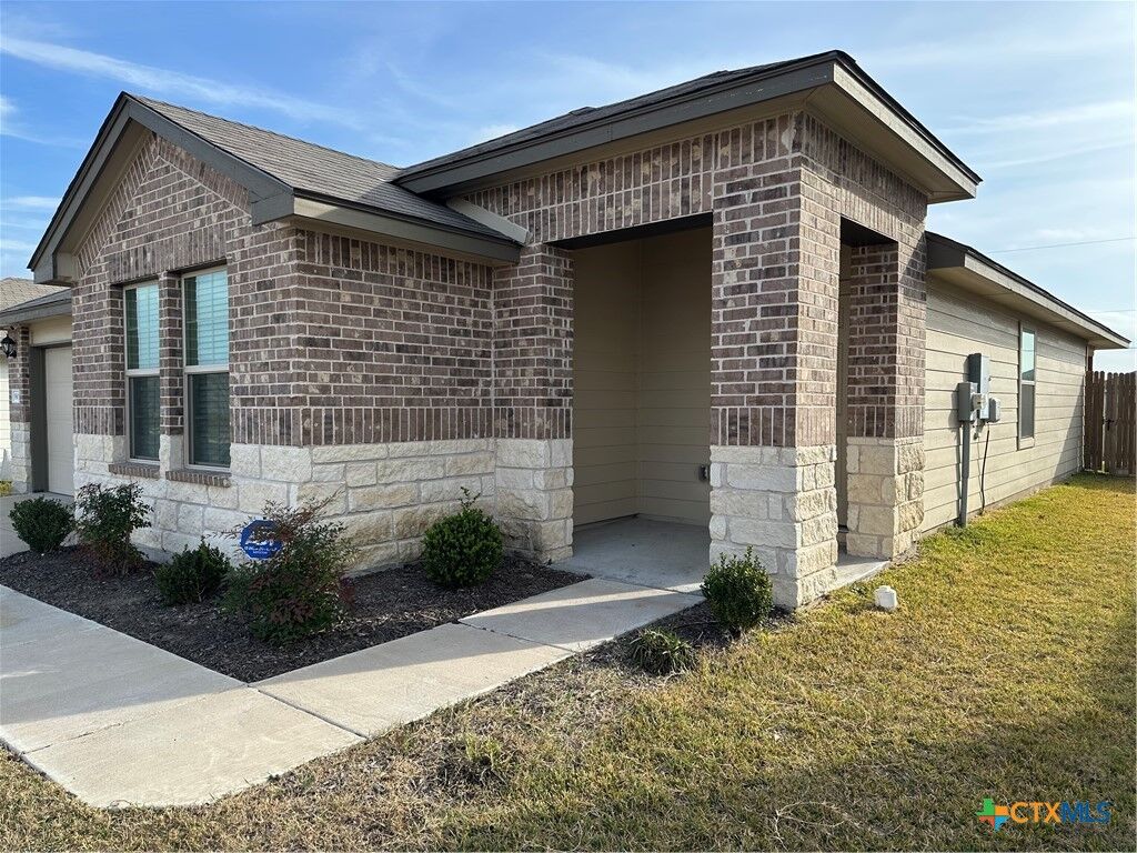 Property Photo:  5802 Harriet Tubman Avenue  TX 76543 