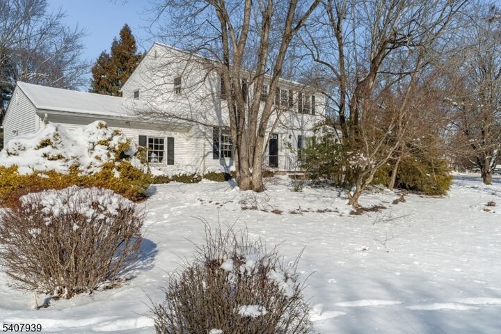Property Photo: 3 Meadow Lark Ct NJ 08822