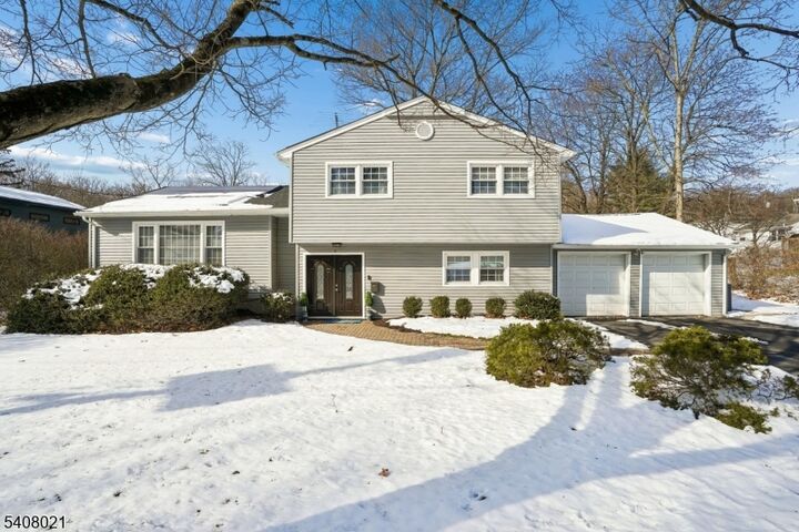 Property Photo:  6 Connel Dr  NJ 07052 