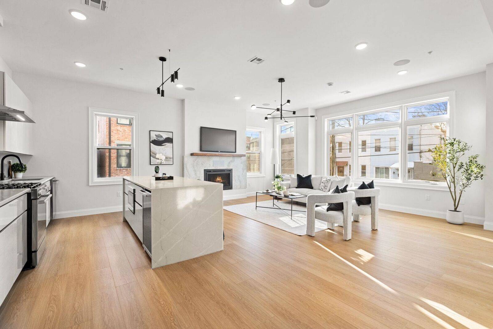 Property Photo:  192 Cambridge Ave 3  NJ 07307 