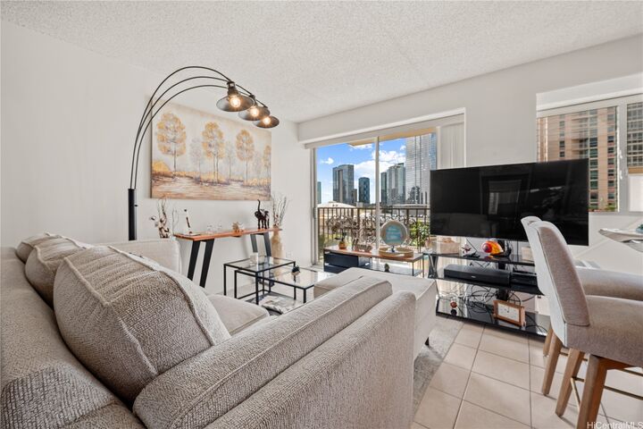 Property Photo:  818 S King Street 1007  HI 96813 