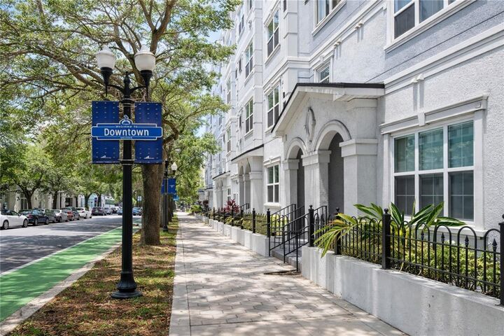 Property Photo:  204 E South Street 6052  FL 32801 