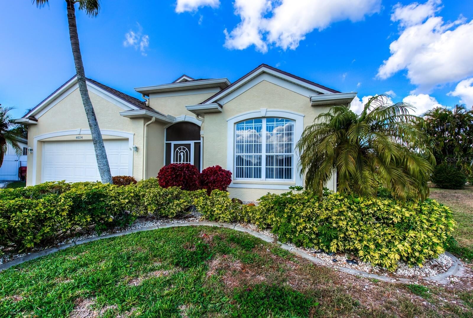 Property Photo:  4024 Landor Court  FL 34293 