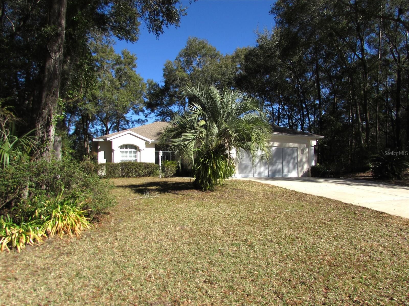 Property Photo: 19367 SW 101st Place Road FL 34432