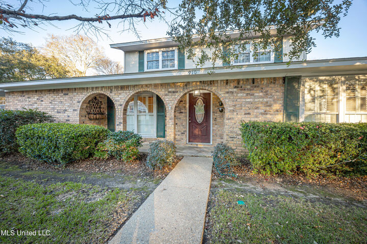 Property Photo: 910 Warren Street MS 39567