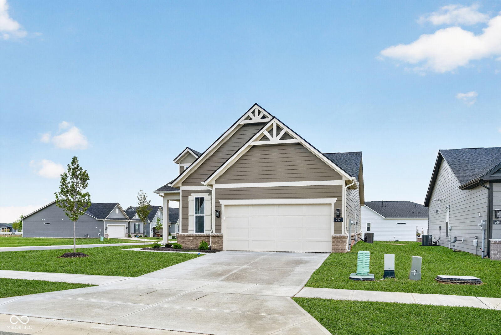 Property Photo:  757 Daisy Street  IN 46143 