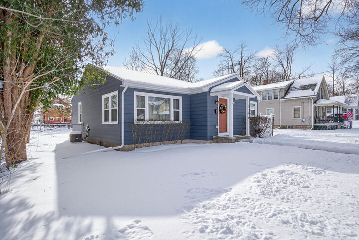 Property Photo: 739 Randolph Street MI 49203