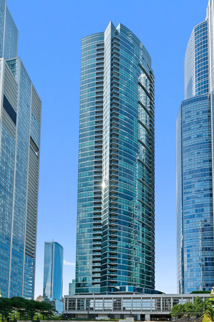 Property Photo:  1201 S Prairie Avenue 4804  IL 60605 